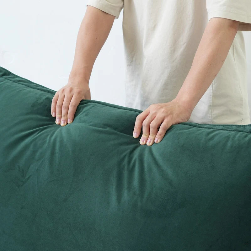 Canapé d'angle en velours en U avec assise large et profonde en plumes et duvet, convertible avec 2 poufs de rangement.